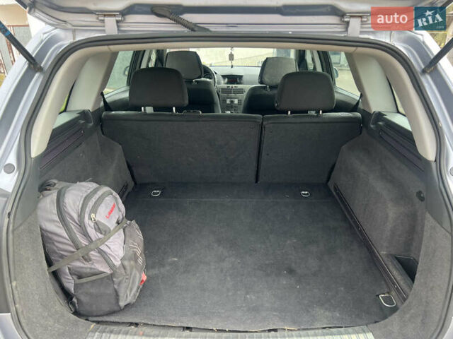 Опель Астра 2006 в Тернополе на Automoto.ua Серый Опель Астра, объемом двигателя 1.2 л и пробегом 300 тыс. км за 3999 $, фото 58 на Automoto.ua