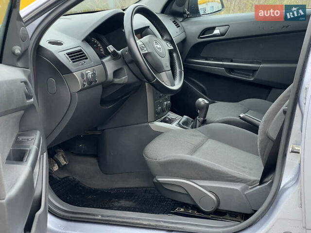 Опель Астра 2006 у Рожище на Automoto.ua Сірий Опель Астра, об'ємом двигуна 1.3 л та пробігом 243 тис. км за 4900 $, фото 17 на Automoto.ua