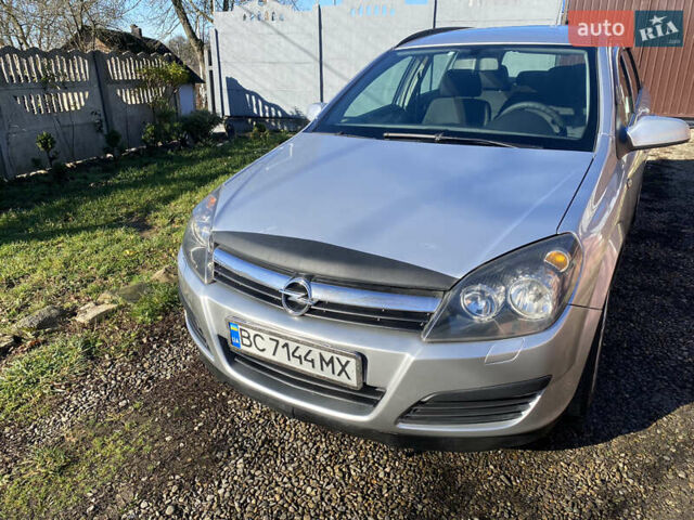 Серый Опель Астра, объемом двигателя 1.3 л и пробегом 385 тыс. км за 4500 $, фото 3 на Automoto.ua