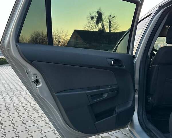 Сірий Опель Астра, об'ємом двигуна 1.6 л та пробігом 239 тис. км за 5400 $, фото 30 на Automoto.ua