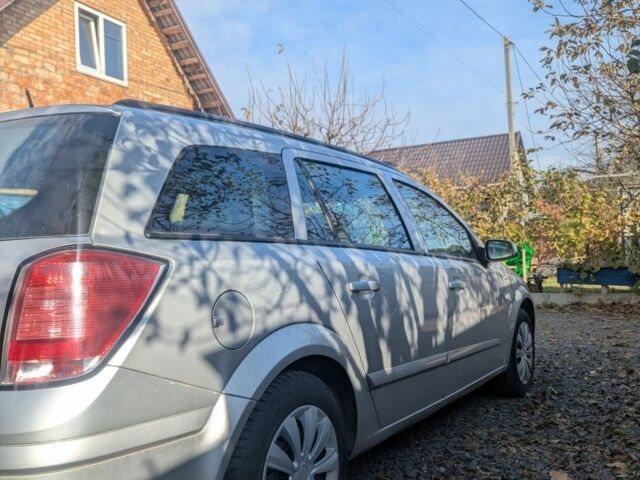 Серый Опель Астра, объемом двигателя 1.6 л и пробегом 197 тыс. км за 4000 $, фото 3 на Automoto.ua