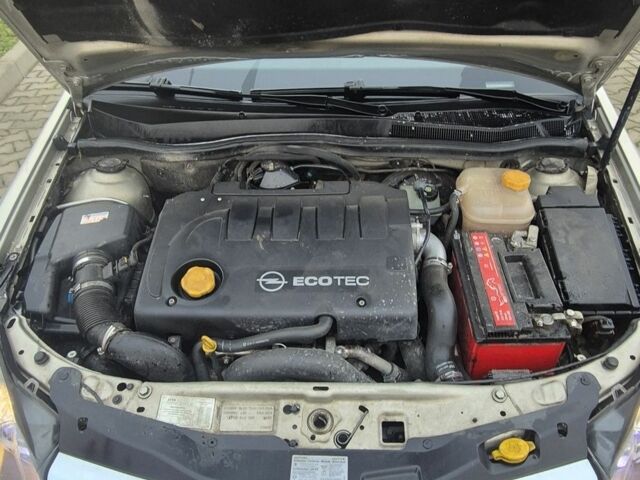 Серый Опель Астра, объемом двигателя 1.9 л и пробегом 290 тыс. км за 4200 $, фото 1 на Automoto.ua