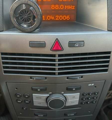 Опель Астра 2006 в Житомире на Automoto.ua Серый Опель Астра, объемом двигателя 1.6 л и пробегом 279 тыс. км за 4900 $, фото 33 на Automoto.ua