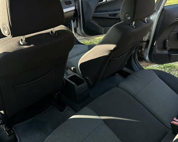 Опель Астра 2006 в Нетешине на Automoto.ua Серый Опель Астра, объемом двигателя 1.6 л и пробегом 265 тыс. км за 4800 $, фото 14 на Automoto.ua