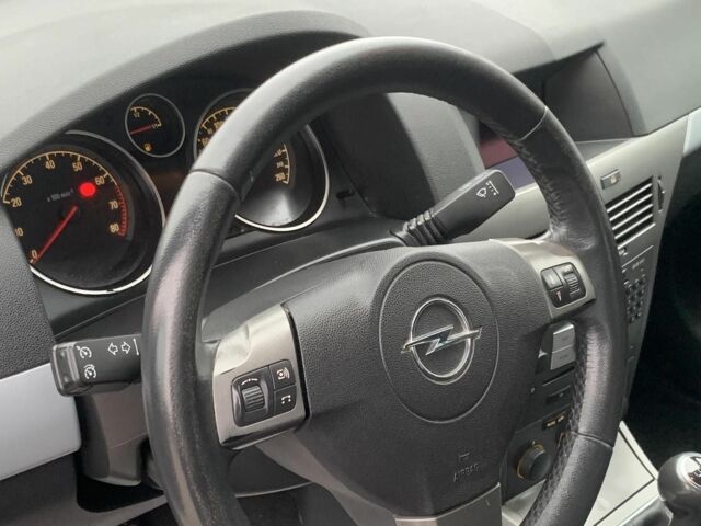 Сірий Опель Астра, об'ємом двигуна 1.6 л та пробігом 195 тис. км за 4790 $, фото 1 на Automoto.ua