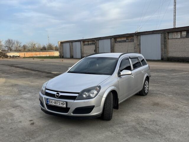 Серый Опель Астра, объемом двигателя 1.7 л и пробегом 270 тыс. км за 4800 $, фото 2 на Automoto.ua