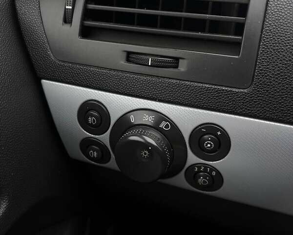 Сірий Опель Астра, об'ємом двигуна 1.9 л та пробігом 308 тис. км за 4800 $, фото 19 на Automoto.ua