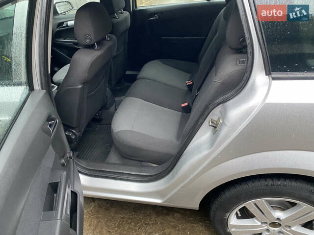 Серый Опель Астра, объемом двигателя 1.3 л и пробегом 385 тыс. км за 4500 $, фото 14 на Automoto.ua