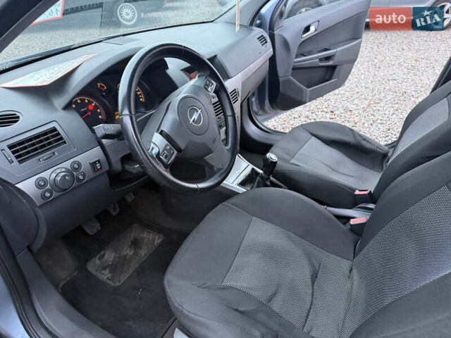 Серый Опель Астра, объемом двигателя 1.6 л и пробегом 333 тыс. км за 3300 $, фото 13 на Automoto.ua