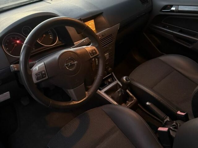 Серый Опель Астра, объемом двигателя 1.6 л и пробегом 309 тыс. км за 5300 $, фото 7 на Automoto.ua