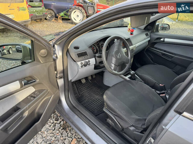 Сірий Опель Астра, об'ємом двигуна 1.69 л та пробігом 266 тис. км за 4500 $, фото 10 на Automoto.ua