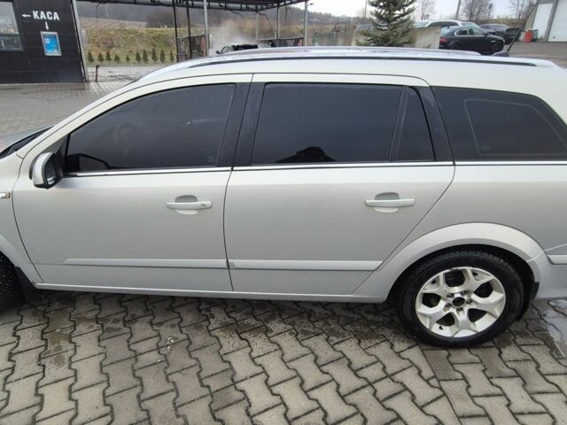 Серый Опель Астра, объемом двигателя 1.9 л и пробегом 290 тыс. км за 4200 $, фото 7 на Automoto.ua