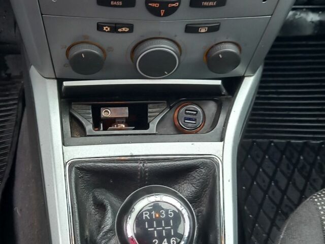 Серый Опель Астра, объемом двигателя 1.9 л и пробегом 395 тыс. км за 3000 $, фото 6 на Automoto.ua