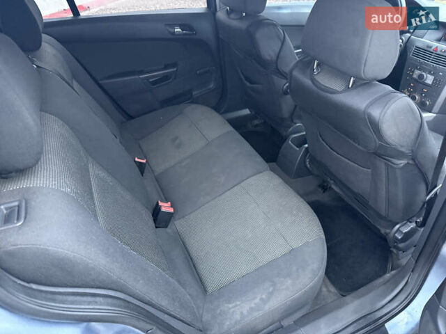 Серый Опель Астра, объемом двигателя 1.6 л и пробегом 333 тыс. км за 3300 $, фото 19 на Automoto.ua