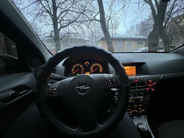 Серый Опель Астра, объемом двигателя 1.9 л и пробегом 349 тыс. км за 4600 $, фото 1 на Automoto.ua