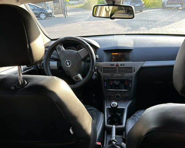 Сірий Опель Астра, об'ємом двигуна 1.9 л та пробігом 254 тис. км за 4650 $, фото 17 на Automoto.ua
