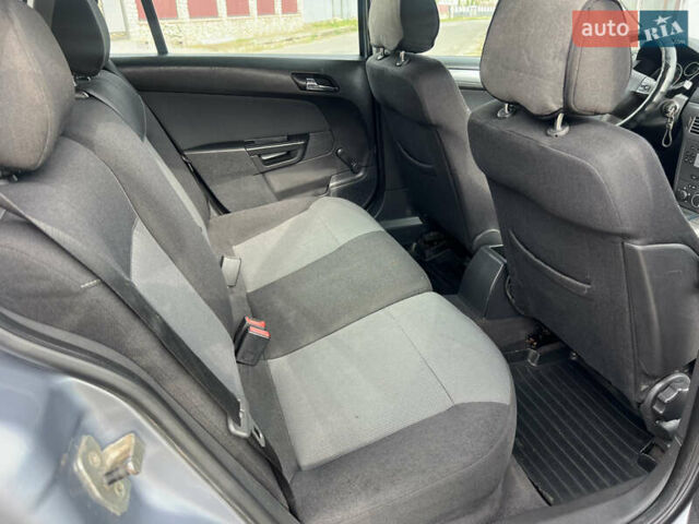 Опель Астра 2006 в Тернополе на Automoto.ua Серый Опель Астра, объемом двигателя 1.2 л и пробегом 300 тыс. км за 3999 $, фото 52 на Automoto.ua