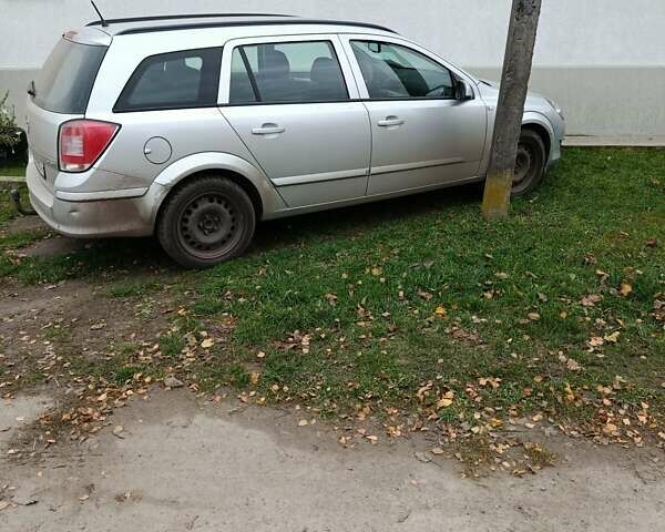 Серый Опель Астра, объемом двигателя 1.9 л и пробегом 360 тыс. км за 4300 $, фото 6 на Automoto.ua