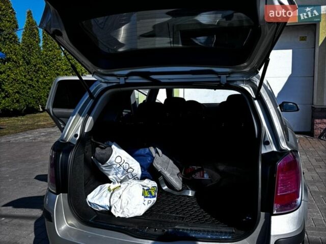 Серый Опель Астра, объемом двигателя 1.8 л и пробегом 212 тыс. км за 7000 $, фото 17 на Automoto.ua