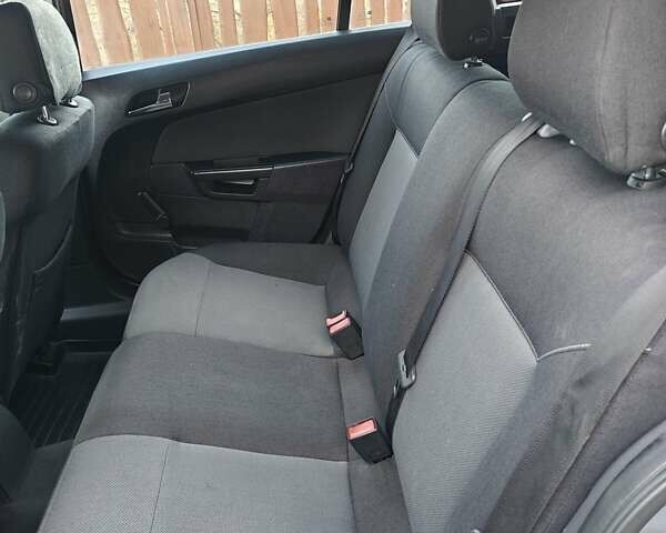 Опель Астра 2006 в Черткове на Automoto.ua Серый Опель Астра, объемом двигателя 1.3 л и пробегом 300 тыс. км за 3999 $, фото 42 на Automoto.ua