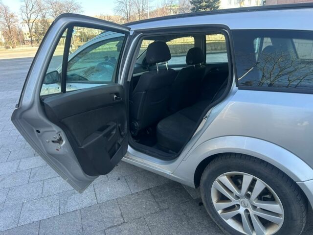 Серый Опель Астра, объемом двигателя 1.9 л и пробегом 398 тыс. км за 2600 $, фото 11 на Automoto.ua