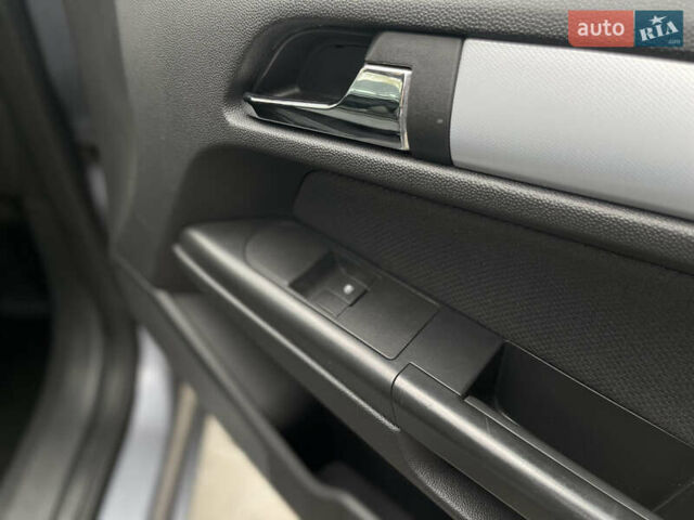 Серый Опель Астра, объемом двигателя 1.6 л и пробегом 158 тыс. км за 4950 $, фото 11 на Automoto.ua