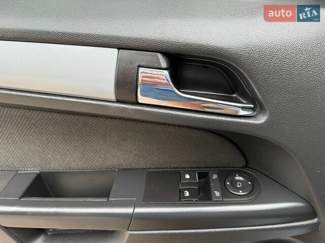 Серый Опель Астра, объемом двигателя 1.6 л и пробегом 270 тыс. км за 3950 $, фото 49 на Automoto.ua
