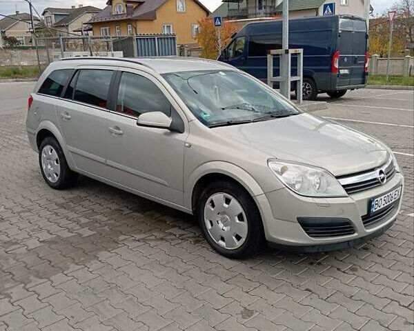 Серый Опель Астра, объемом двигателя 1.6 л и пробегом 198 тыс. км за 5200 $, фото 1 на Automoto.ua