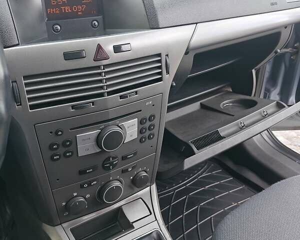 Опель Астра 2006 в Черткове на Automoto.ua Серый Опель Астра, объемом двигателя 1.3 л и пробегом 300 тыс. км за 3999 $, фото 53 на Automoto.ua