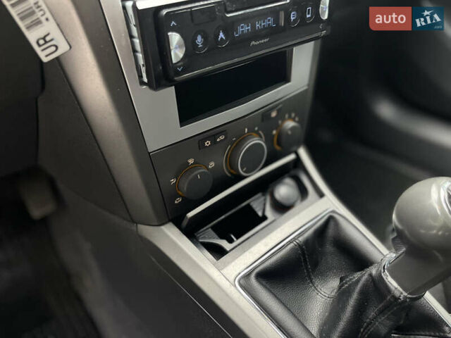 Серый Опель Астра, объемом двигателя 1.6 л и пробегом 158 тыс. км за 4950 $, фото 22 на Automoto.ua