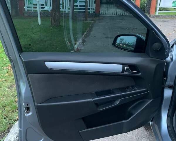 Сірий Опель Астра, об'ємом двигуна 1.9 л та пробігом 256 тис. км за 4800 $, фото 7 на Automoto.ua