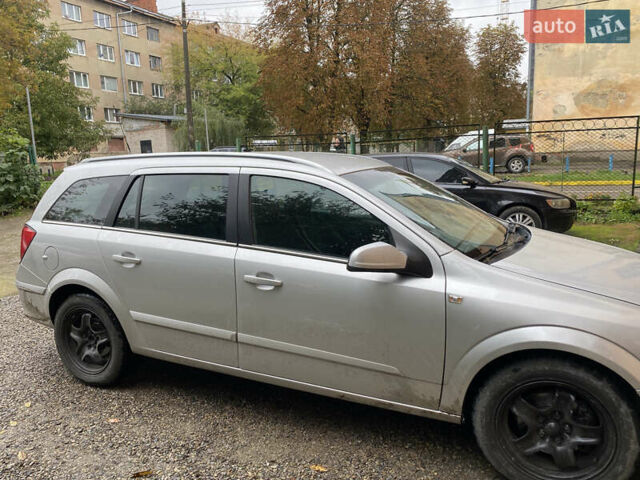 Серый Опель Астра, объемом двигателя 1.6 л и пробегом 230 тыс. км за 4000 $, фото 1 на Automoto.ua