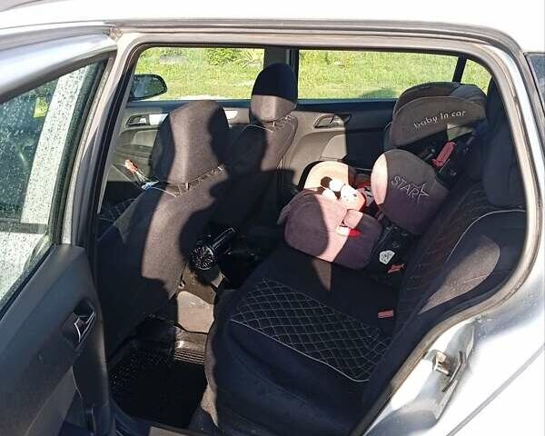 Серый Опель Астра, объемом двигателя 1.9 л и пробегом 258 тыс. км за 4400 $, фото 3 на Automoto.ua