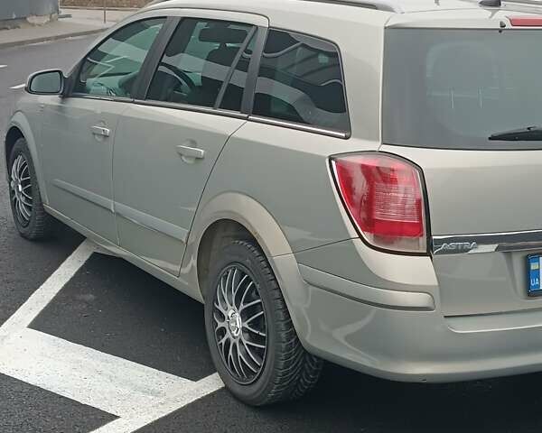 Сірий Опель Астра, об'ємом двигуна 1.91 л та пробігом 320 тис. км за 4550 $, фото 3 на Automoto.ua