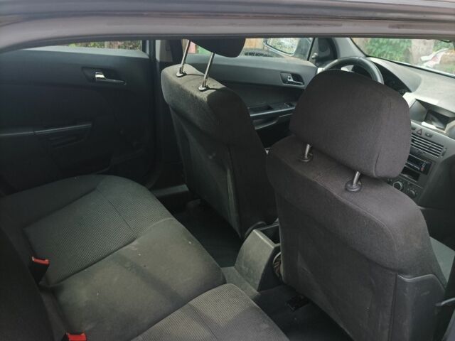 Серый Опель Астра, объемом двигателя 1.6 л и пробегом 245 тыс. км за 4500 $, фото 3 на Automoto.ua