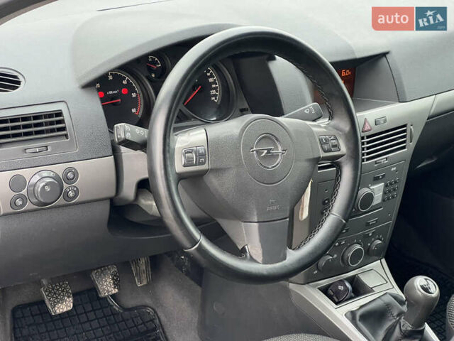 Опель Астра 2006 у Рожище на Automoto.ua Сірий Опель Астра, об'ємом двигуна 1.3 л та пробігом 243 тис. км за 4900 $, фото 16 на Automoto.ua