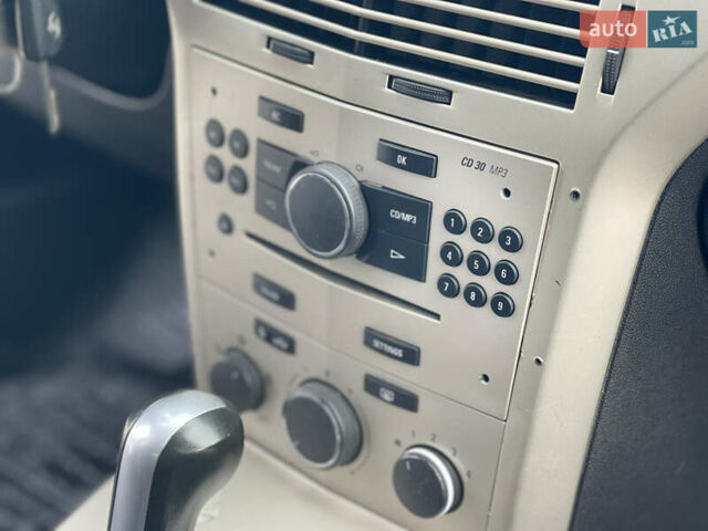 Серый Опель Астра, объемом двигателя 1.9 л и пробегом 203 тыс. км за 5800 $, фото 34 на Automoto.ua