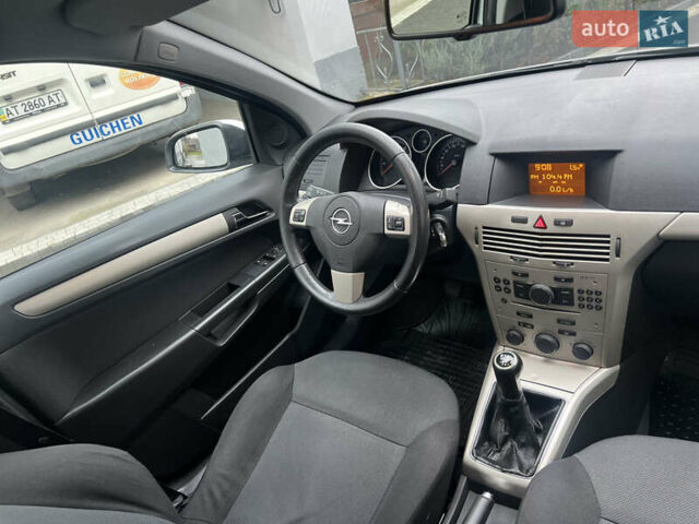 Серый Опель Астра, объемом двигателя 1.36 л и пробегом 270 тыс. км за 3900 $, фото 54 на Automoto.ua