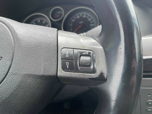 Серый Опель Астра, объемом двигателя 1.6 л и пробегом 299 тыс. км за 4790 $, фото 21 на Automoto.ua