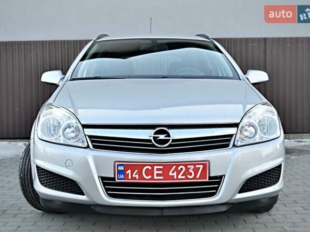 Серый Опель Астра, объемом двигателя 1.6 л и пробегом 218 тыс. км за 5250 $, фото 2 на Automoto.ua