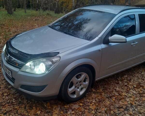 Серый Опель Астра, объемом двигателя 1.6 л и пробегом 265 тыс. км за 4600 $, фото 1 на Automoto.ua