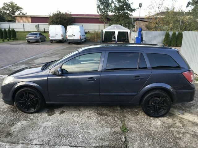 Серый Опель Астра, объемом двигателя 1.7 л и пробегом 256 тыс. км за 5000 $, фото 1 на Automoto.ua