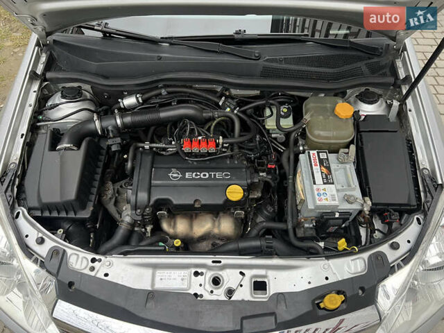 Серый Опель Астра, объемом двигателя 1.36 л и пробегом 270 тыс. км за 3900 $, фото 75 на Automoto.ua