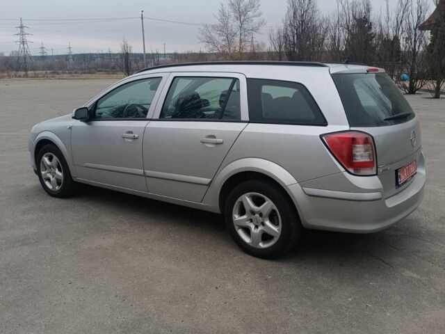 Серый Опель Астра, объемом двигателя 1.6 л и пробегом 226 тыс. км за 5400 $, фото 3 на Automoto.ua