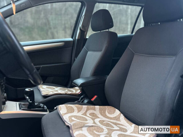 Серый Опель Астра, объемом двигателя 1.7 л и пробегом 321 тыс. км за 6000 $, фото 8 на Automoto.ua