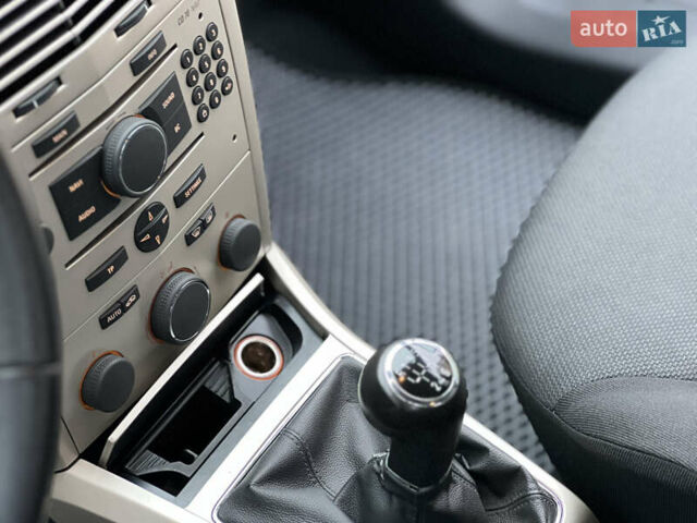 Сірий Опель Астра, об'ємом двигуна 1.7 л та пробігом 240 тис. км за 5199 $, фото 31 на Automoto.ua