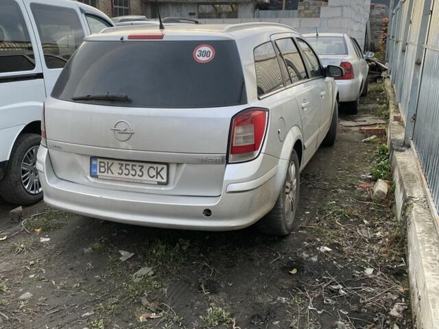 Серый Опель Астра, объемом двигателя 1.9 л и пробегом 268 тыс. км за 2900 $, фото 2 на Automoto.ua