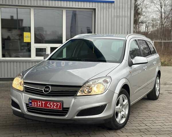 Серый Опель Астра, объемом двигателя 1.6 л и пробегом 160 тыс. км за 5400 $, фото 29 на Automoto.ua