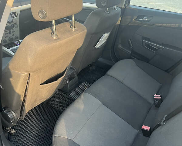 Серый Опель Астра, объемом двигателя 1.3 л и пробегом 432 тыс. км за 4000 $, фото 13 на Automoto.ua