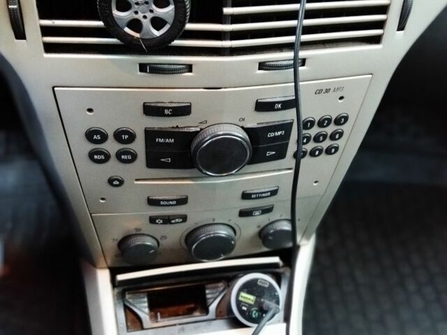 Серый Опель Астра, объемом двигателя 0 л и пробегом 310 тыс. км за 4000 $, фото 3 на Automoto.ua